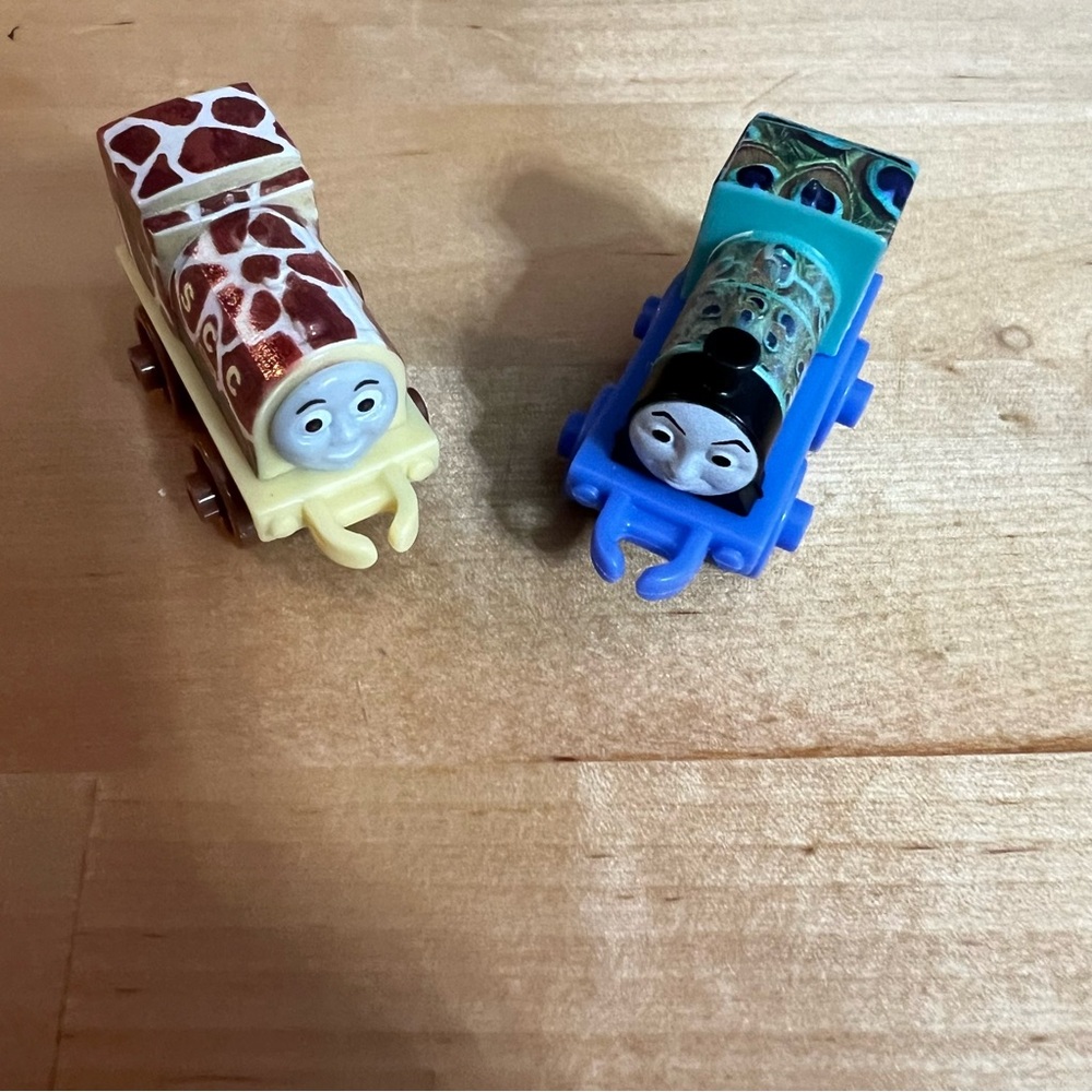 Thomas the Train Minis Open Blind Bag Lot: Peacock Millie & Giraffe Ben